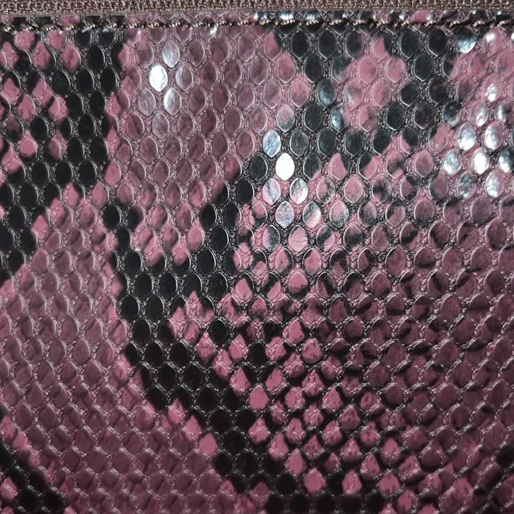 NWT Woman’s Python Snake style Pouch